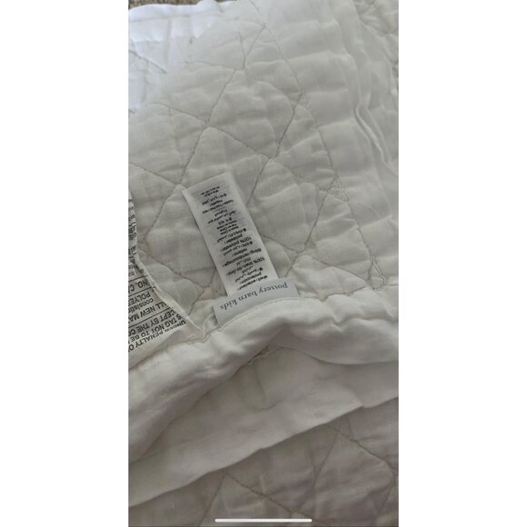 POTTERY BARN Kids European Linen Baby Quilt in White - Picture 4 of 4